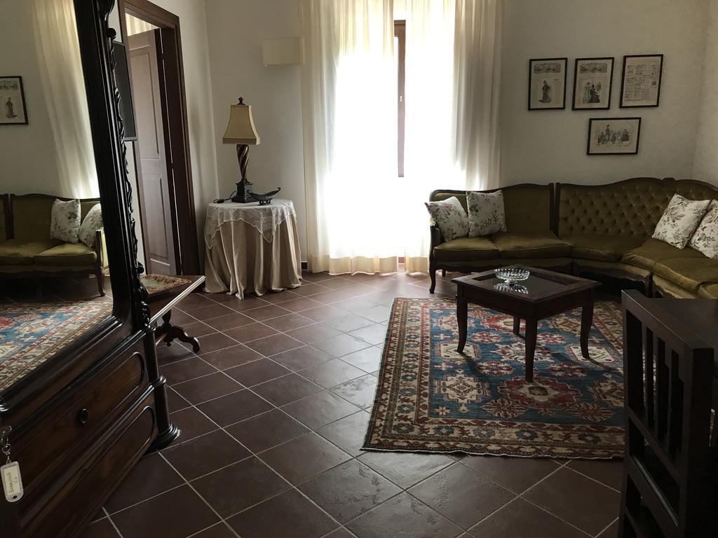 Deluxe Suite,403895487:JPEG